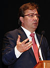Guillermo Fernández Vara (2010).jpg